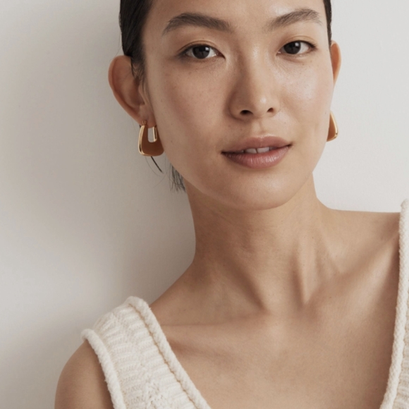 Madewell Chunky Triangle Gold Hoop Earrings - Picture 5 of 5